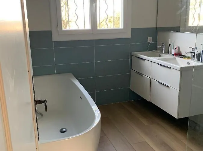 Magnifique Demeure Familiale ヴィラ カストリ